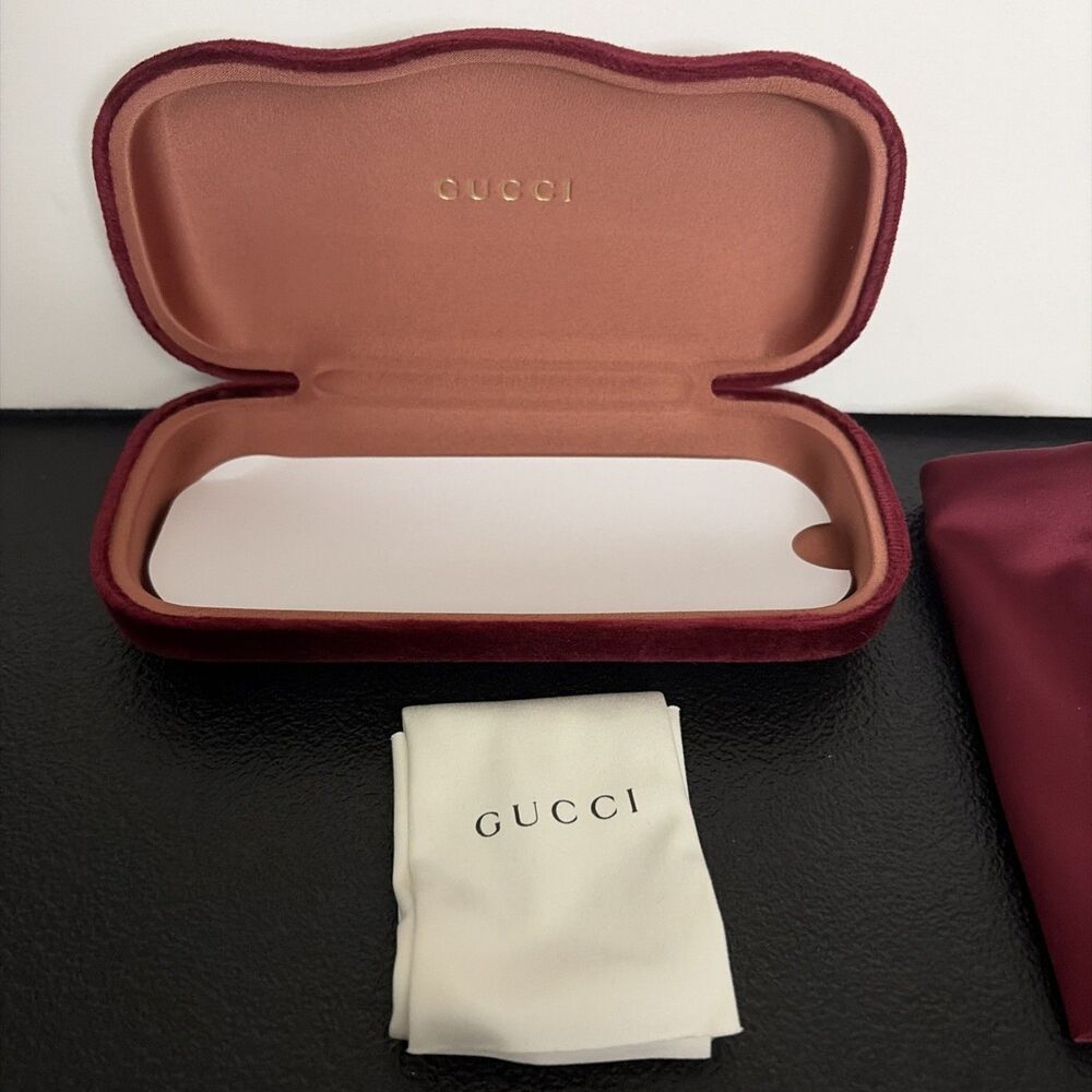 New Authentic Gucci Sunglasses Eyeglass Case Maroon Velvet Clamshell Small Case - Picture 2 of 3